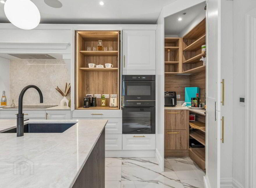 14 Grand Canal Street Upper, Ballsbridge, Grand Canal Dock, D04K1W8
