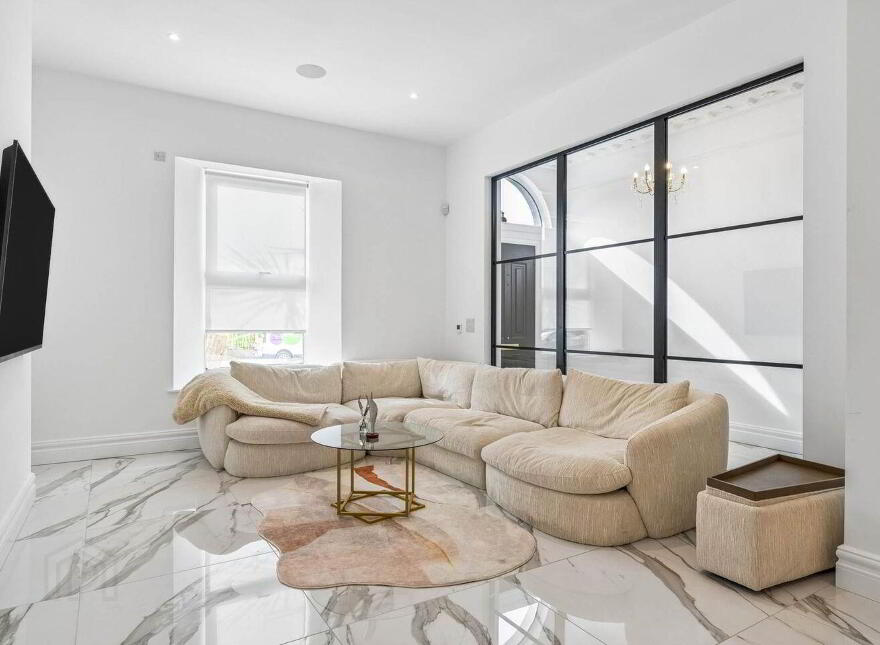 With Site/ Commercial Unit To Rear, 14 Grand Canal Street Upper, B...Ballsbridge, D04K1W8