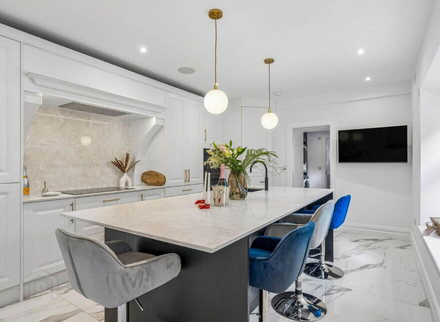With Site/ Commercial Unit To Rear, 14 Grand Canal Street Upper, B...Ballsbridge, D04K1W8