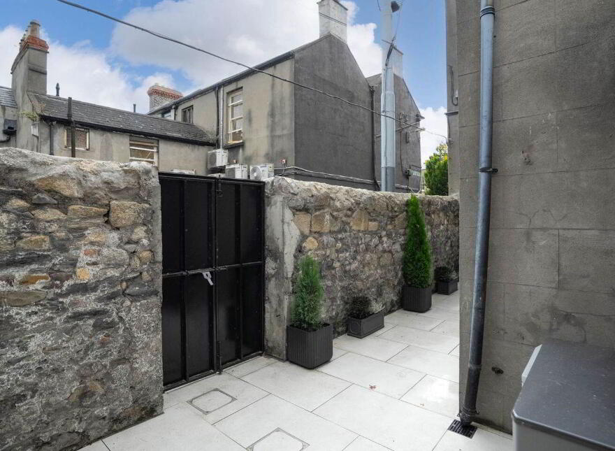 With Site/ Commercial Unit To Rear, 14 Grand Canal Street Upper, B...Ballsbridge, D04K1W8