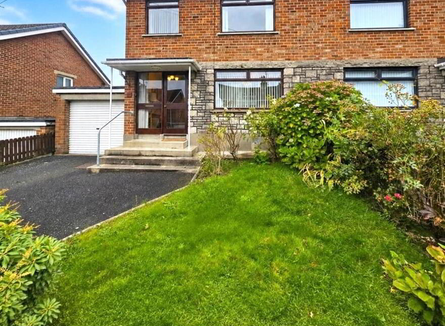 5 Pond Park Crescent, Lisburn, BT28 3JJ