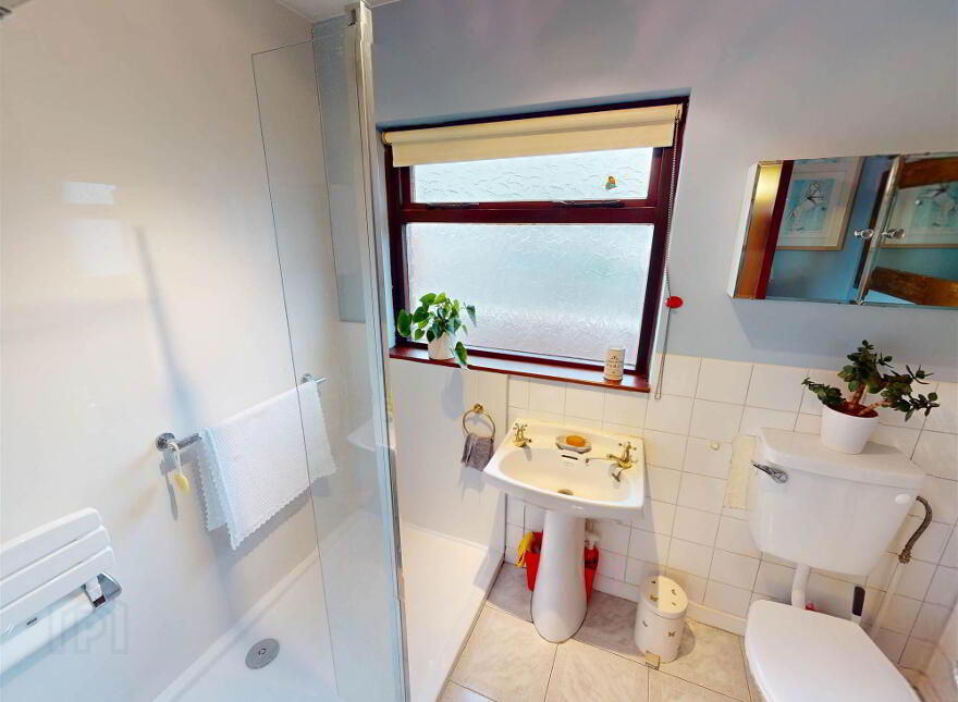 5 Pond Park Crescent, Lisburn, BT28 3JJ