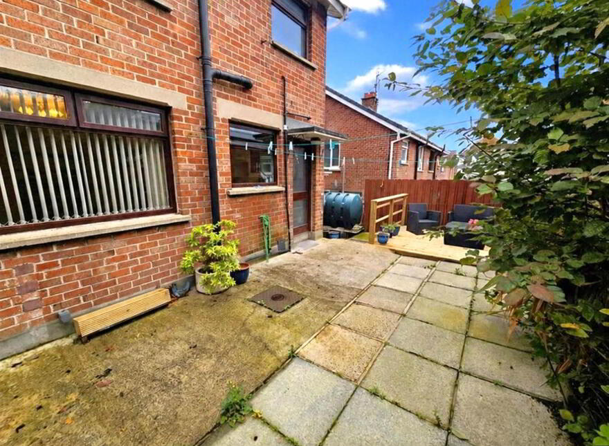 5 Pond Park Crescent, Lisburn, BT28 3JJ