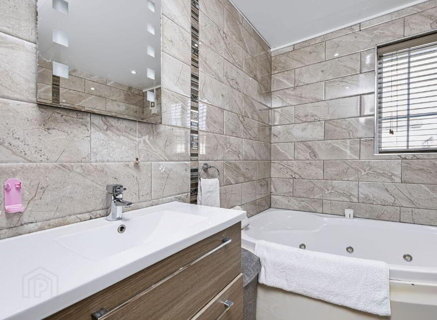 27 Woodbank Avenue, Finglas South, Dublin 11, D11E3P3