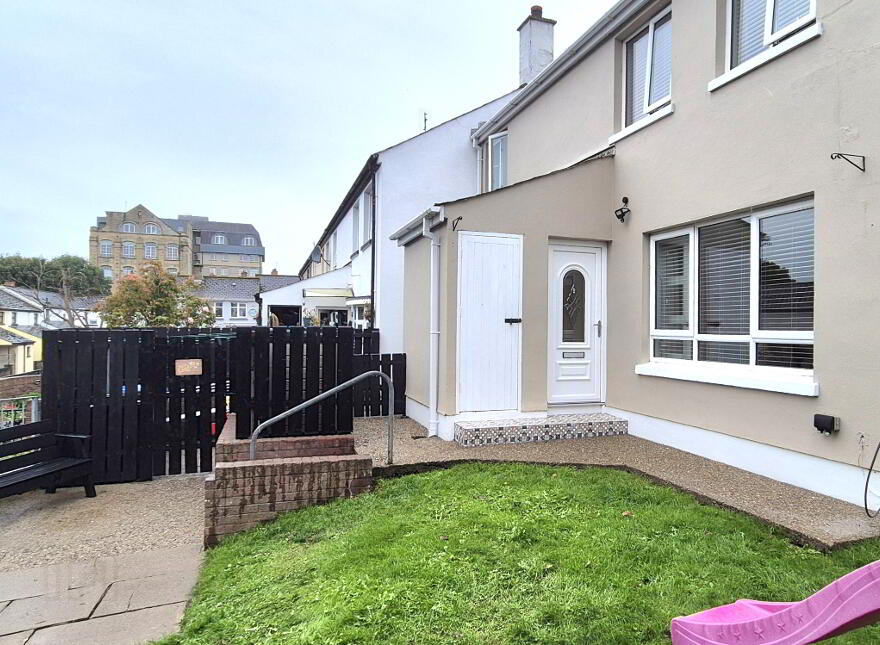 2 Orchard Row, Foyle Road, Derry, BT48 6SN