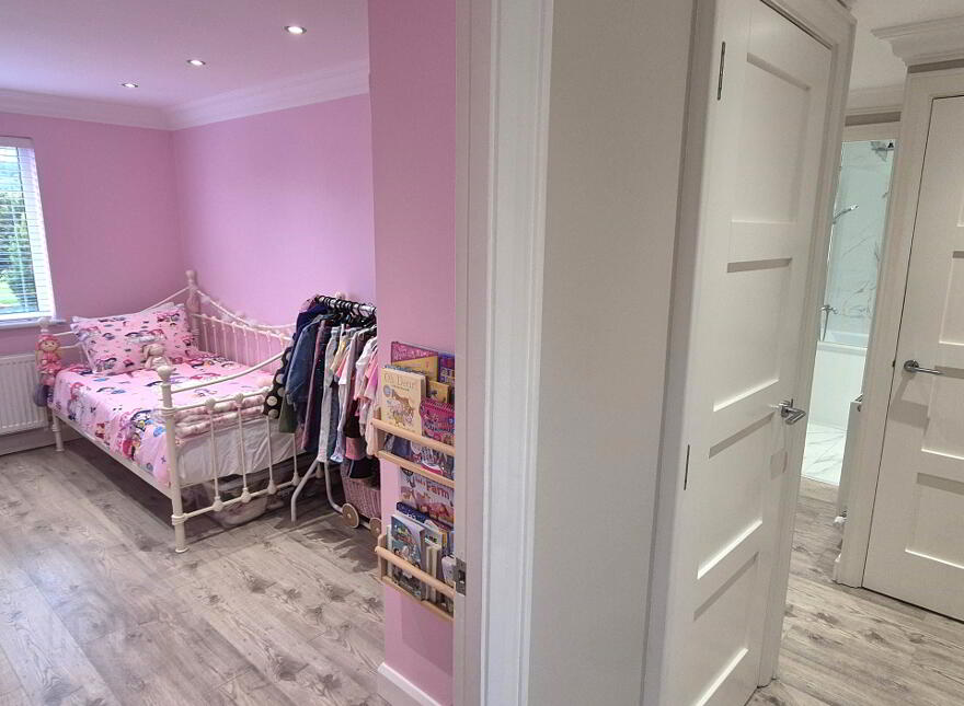 2 Orchard Row, Foyle Road, Derry, BT48 6SN