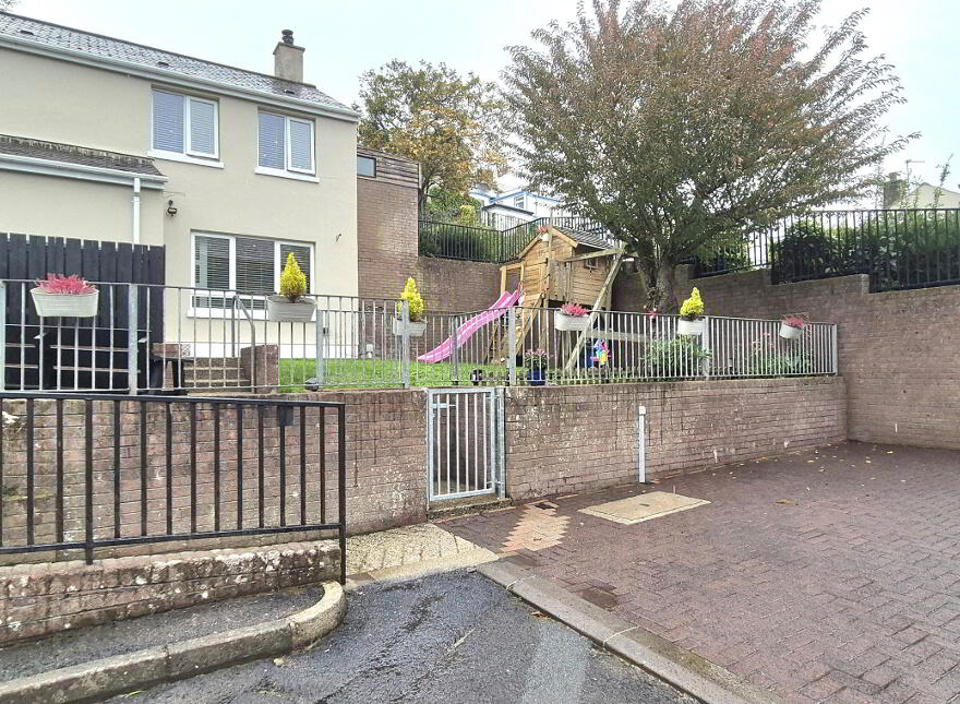 2 Orchard Row, Foyle Road, Derry, BT48 6SN