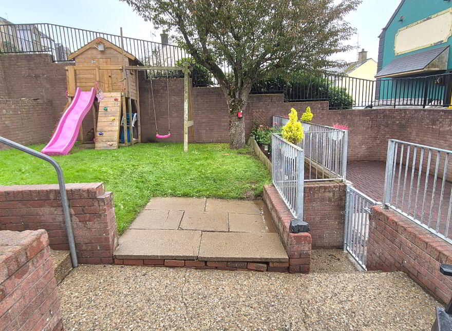 2 Orchard Row, Foyle Road, Derry, BT48 6SN