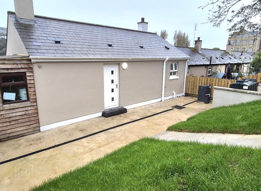 2 Orchard Row, Foyle Road, Derry, BT48 6SN