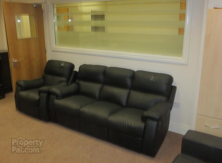Fitzwilliam Halls, Serviced Accommodation, 3 Fitzwilliam Street, Queen...Belfast, BT9 6AW