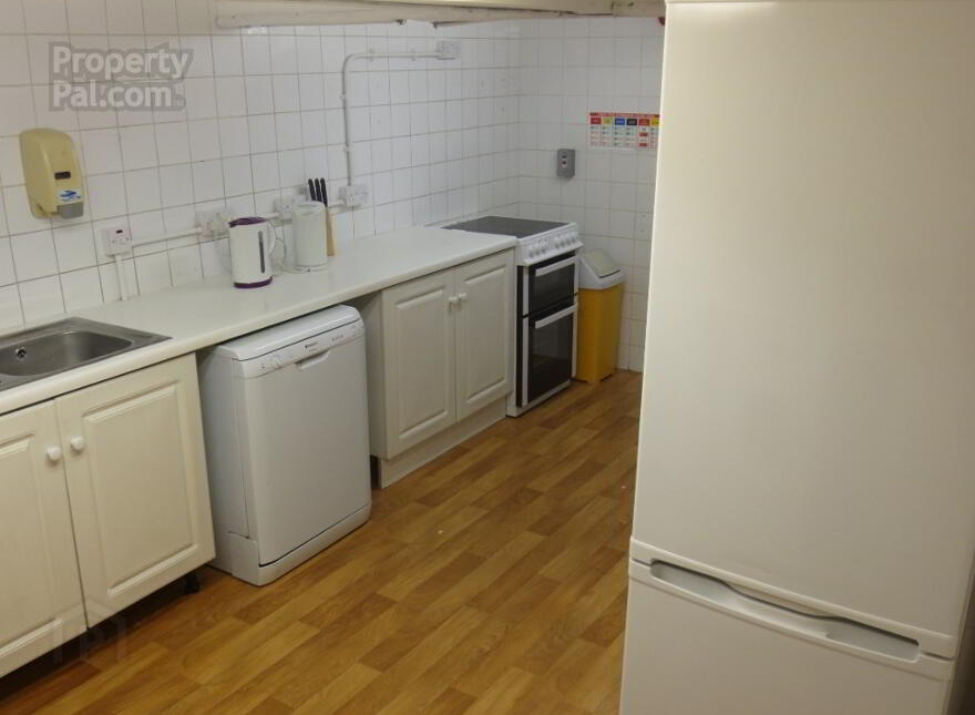 Fitzwilliam Halls, Serviced Accommodation, 3 Fitzwilliam Street, Queen...Belfast, BT9 6AW