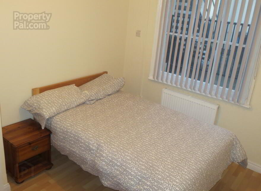 Fitzwilliam Halls, Serviced Accommodation, 3 Fitzwilliam Street, Queen...Belfast, BT9 6AW