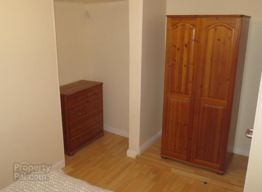 Fitzwilliam Halls, Serviced Accommodation, 3 Fitzwilliam Street, Queen...Belfast, BT9 6AW