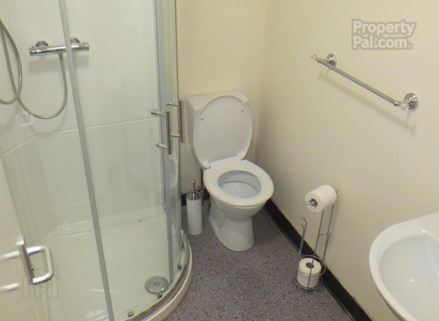 Fitzwilliam Halls, Serviced Accommodation, 3 Fitzwilliam Street, Queen...Belfast, BT9 6AW