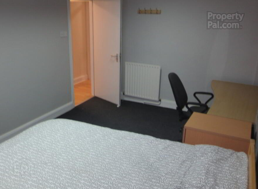 Fitzwilliam Halls, Serviced Accommodation, 3 Fitzwilliam Street, Queen...Belfast, BT9 6AW