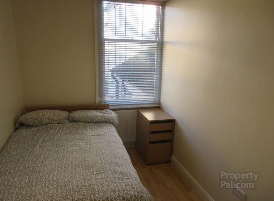 Fitzwilliam Halls, Serviced Accommodation, 3 Fitzwilliam Street, Queen...Belfast, BT9 6AW