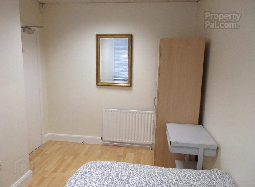 Fitzwilliam Halls, Serviced Accommodation, 3 Fitzwilliam Street, Queen...Belfast, BT9 6AW