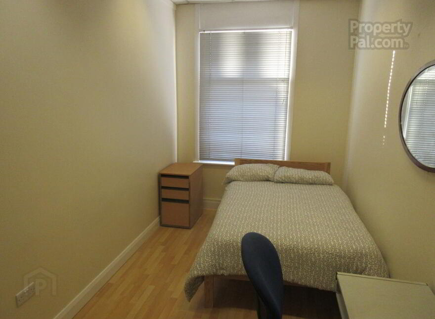 Fitzwilliam Halls, Serviced Accommodation, 3 Fitzwilliam Street, Queen...Belfast, BT9 6AW