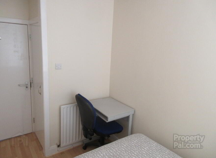 Fitzwilliam Halls, Serviced Accommodation, 3 Fitzwilliam Street, Queen...Belfast, BT9 6AW