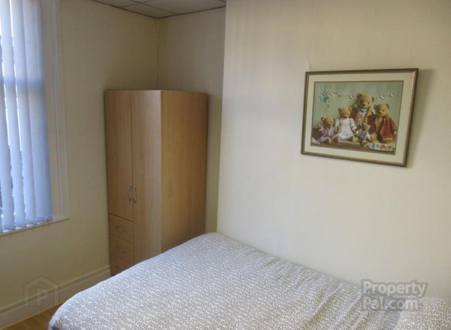 Fitzwilliam Halls, Serviced Accommodation, 3 Fitzwilliam Street, Queen...Belfast, BT9 6AW