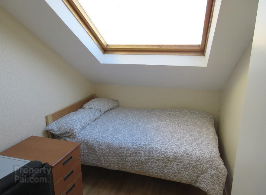 Fitzwilliam Halls, Serviced Accommodation, 3 Fitzwilliam Street, Queen...Belfast, BT9 6AW