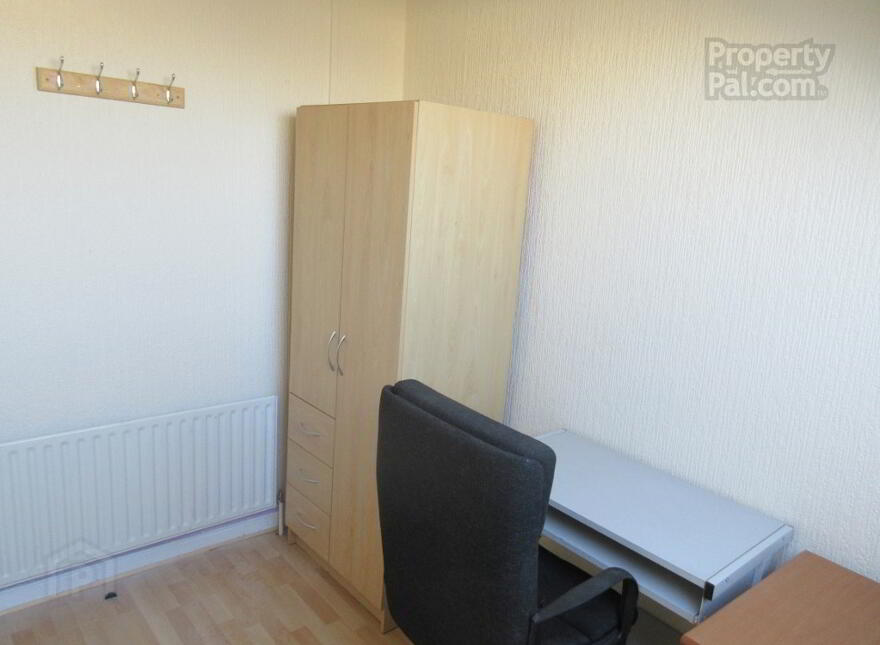 Fitzwilliam Halls, Serviced Accommodation, 3 Fitzwilliam Street, Queen...Belfast, BT9 6AW