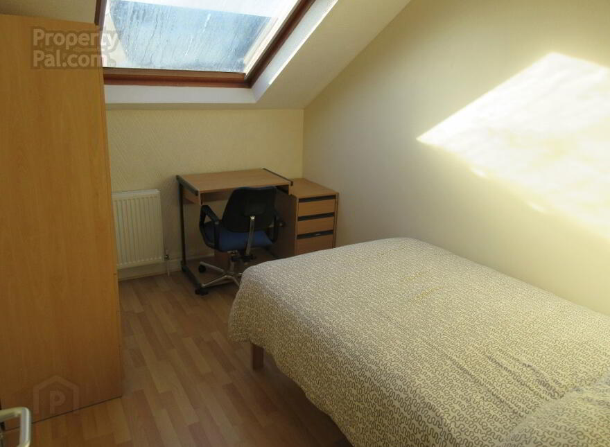 Fitzwilliam Halls, Serviced Accommodation, 3 Fitzwilliam Street, Queen...Belfast, BT9 6AW