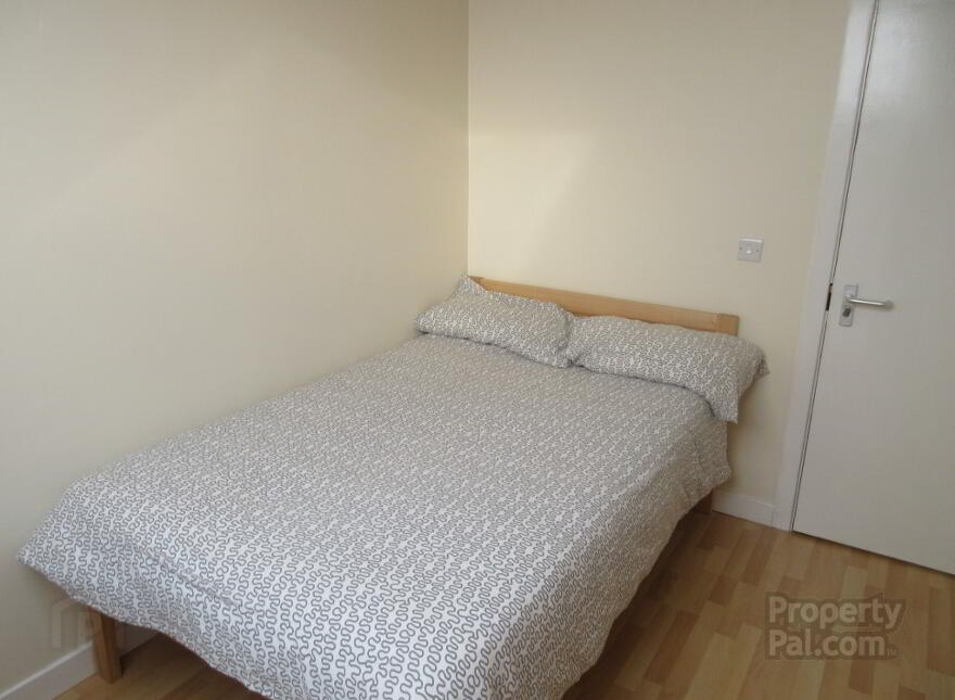 Fitzwilliam Halls, Serviced Accommodation, 3 Fitzwilliam Street, Queen...Belfast, BT9 6AW