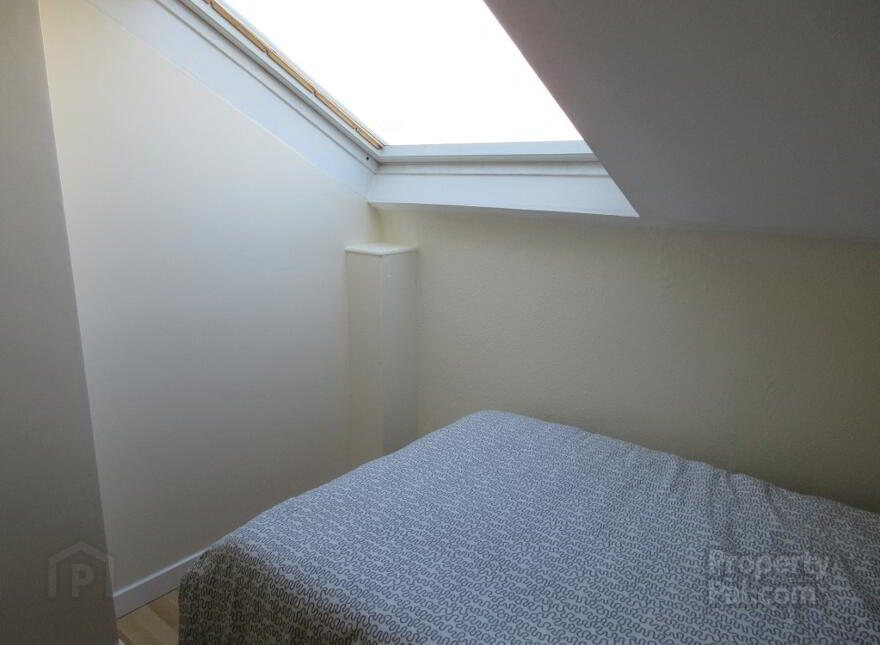 Fitzwilliam Halls, Serviced Accommodation, 3 Fitzwilliam Street, Queen...Belfast, BT9 6AW