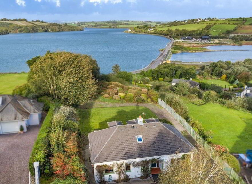 Rivendell, Knocknacurra, Kinsale, P17XV07