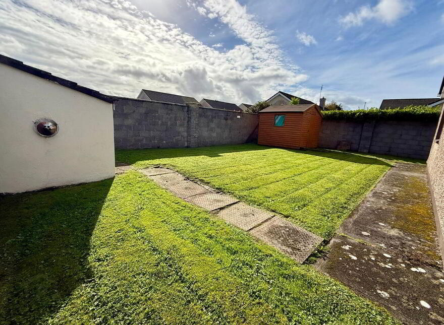 15 Manor Village, Westport Road, Castlebar, F23VP23