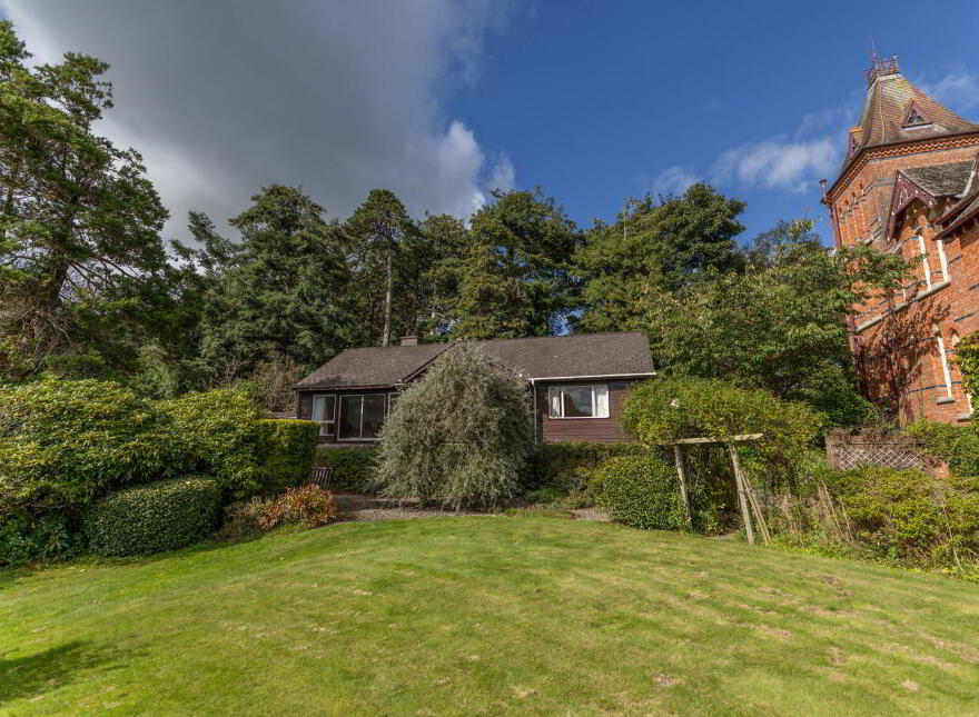 Rathturret, 12 Rath Road, Warrenpoint, Newry, BT34 3RX