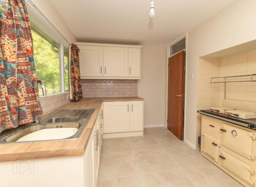 Rathturret, 12 Rath Road, Warrenpoint, Newry, BT34 3RX