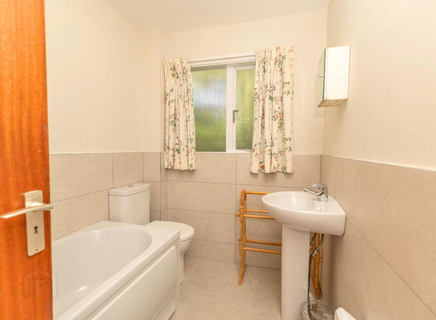 Rathturret, 12 Rath Road, Warrenpoint, Newry, BT34 3RX
