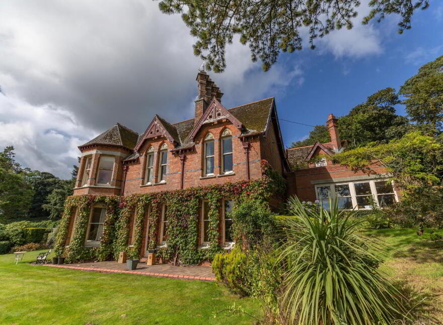 Rathturret, 12 Rath Road, Warrenpoint, Newry, BT34 3RX