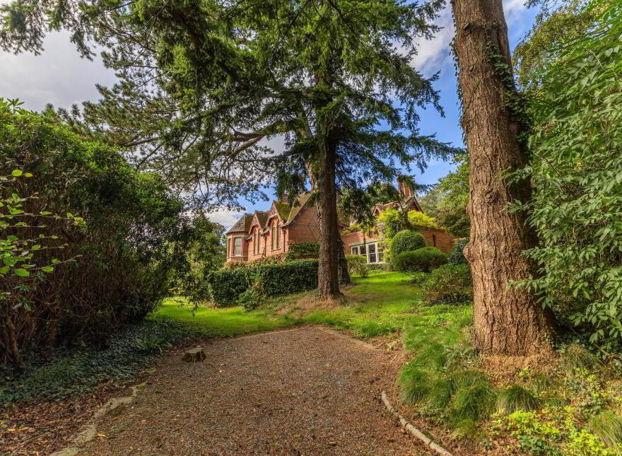 Rathturret, 12 Rath Road, Warrenpoint, Newry, BT34 3RX