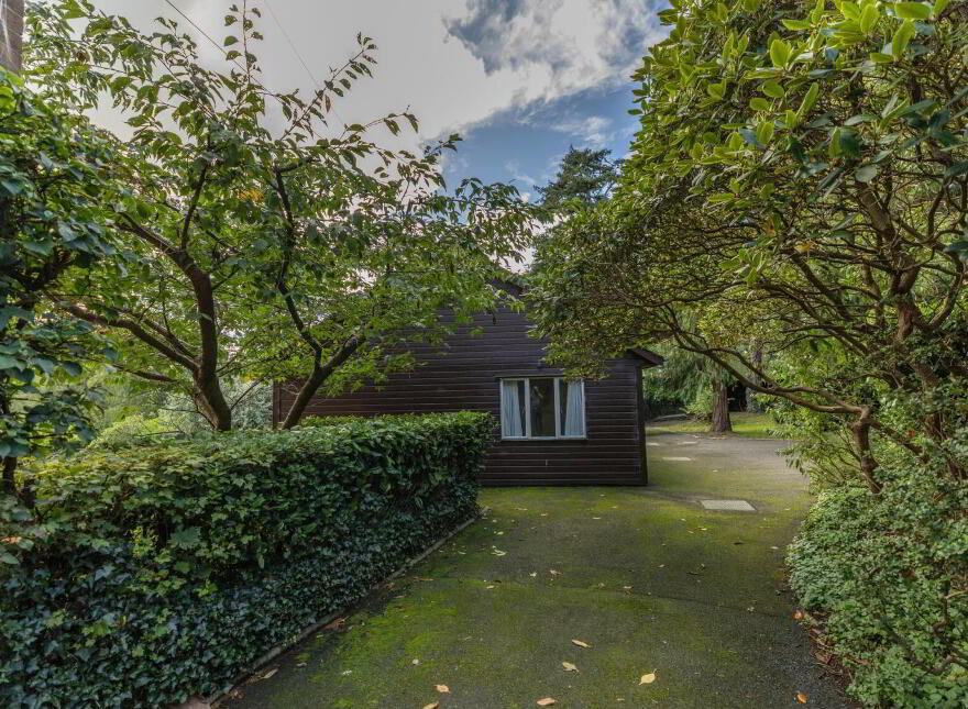 Rathturret, 12 Rath Road, Warrenpoint, Newry, BT34 3RX