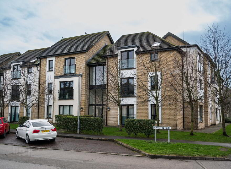 33 Drumadoon Square, Dundonald, Belfast, BT16 2QN photo