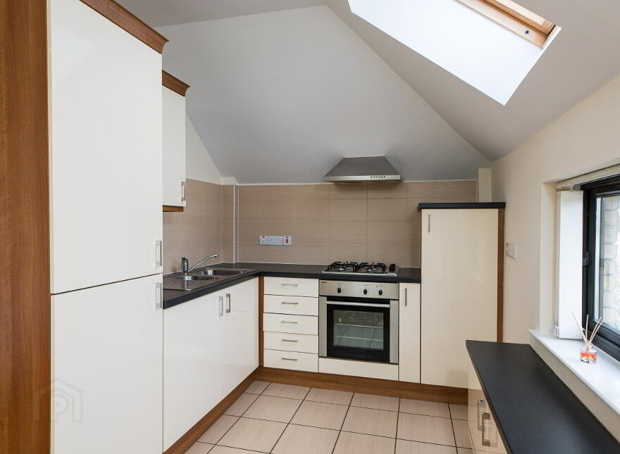 33 Drumadoon Square, Dundonald, Belfast, BT16 2QN