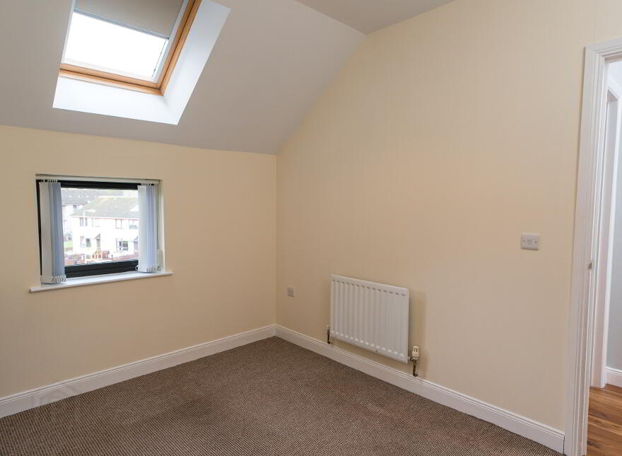 33 Drumadoon Square, Dundonald, Belfast, BT16 2QN