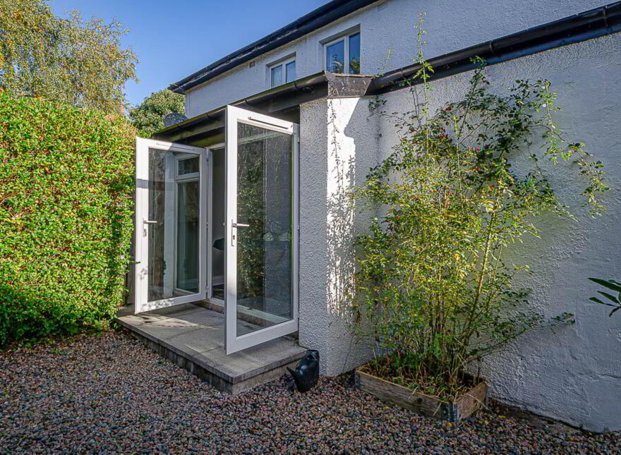 27 Ravenhill Crescent, Belfast, BT6 8JU