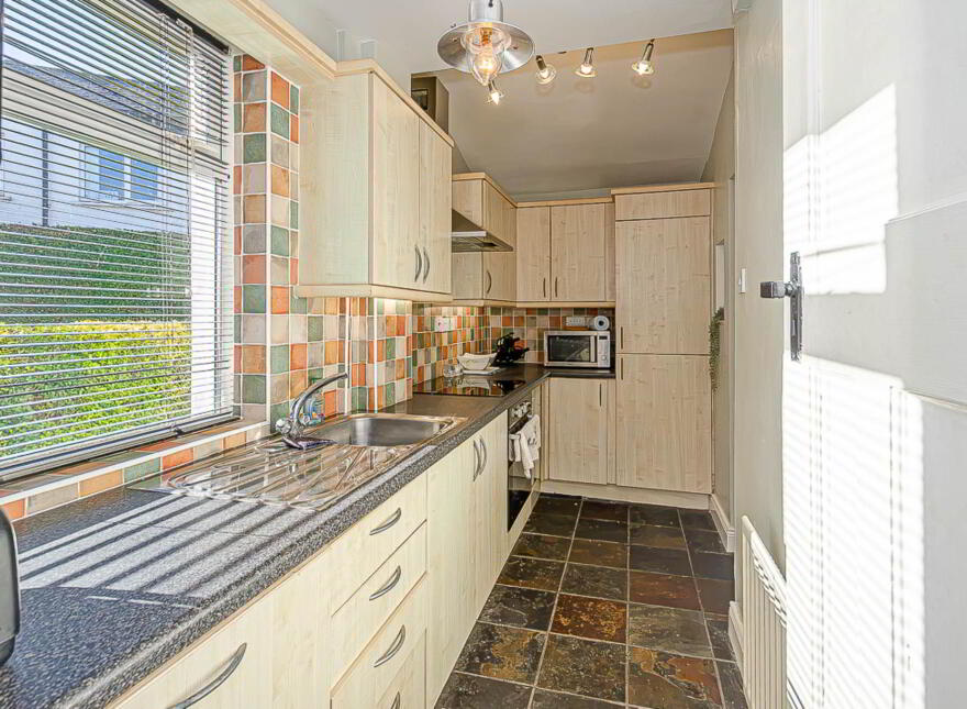 27 Ravenhill Crescent, Belfast, BT6 8JU