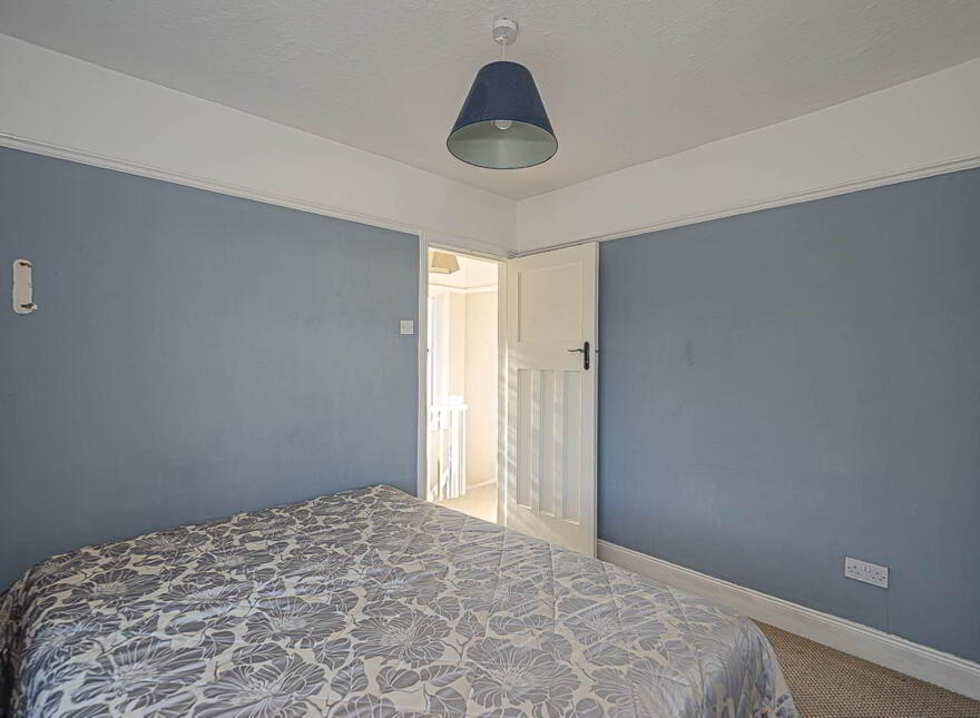 27 Ravenhill Crescent, Belfast, BT6 8JU