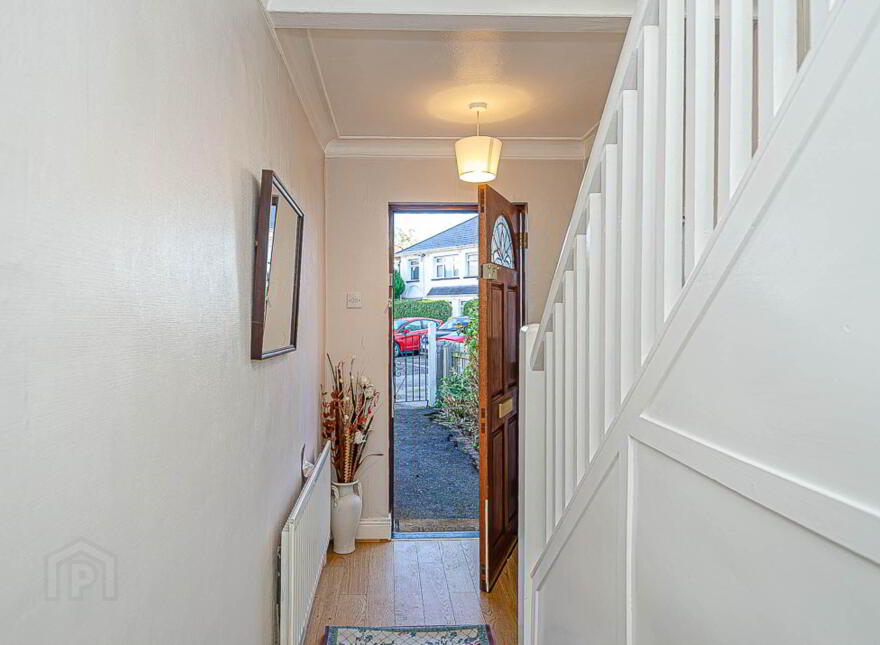 27 Ravenhill Crescent, Belfast, BT6 8JU