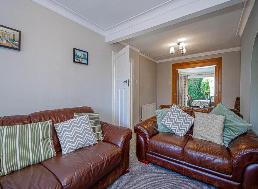 27 Ravenhill Crescent, Belfast, BT6 8JU