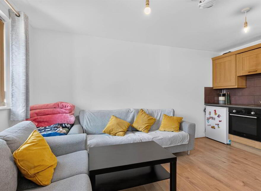 57C College Park Avenue, Belfast, BT7 1LR