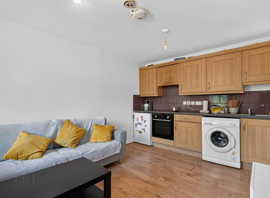 57C College Park Avenue, Belfast, BT7 1LR