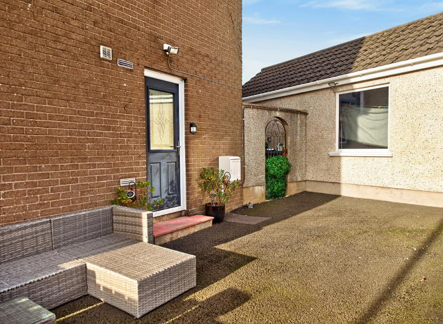 1 Knockeen Crescent, Ballymena, BT42 4DQ