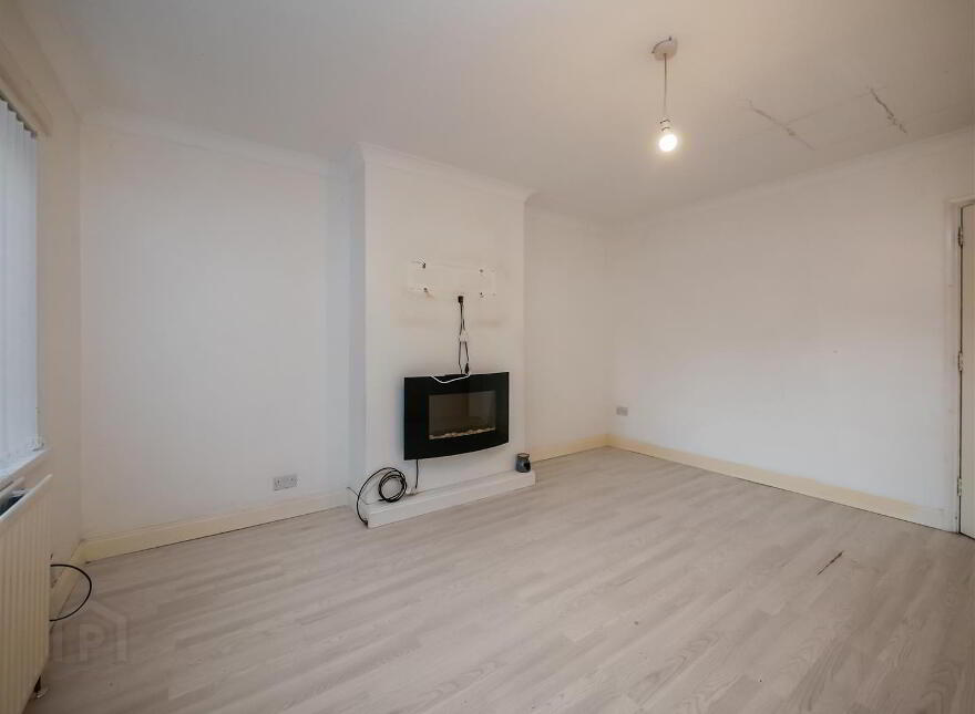 1 South Crescent, Belvoir Park, Belfast, BT8 7EH