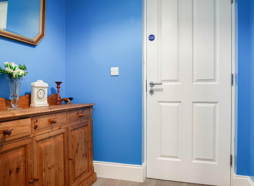 Apt 5 The Tides, Carrickfergus, BT38 8GN